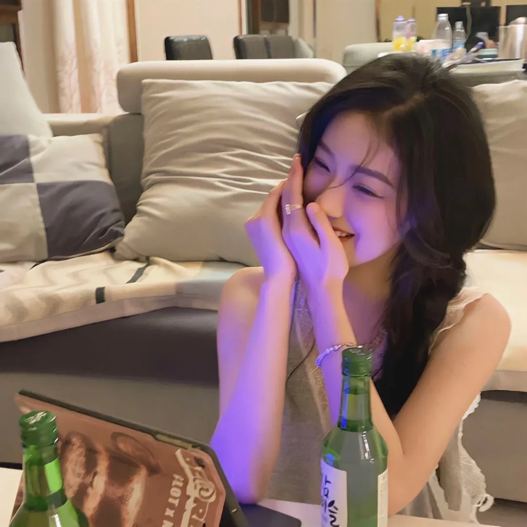 独自在夜晚的海边
